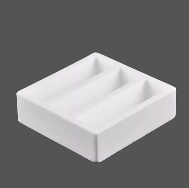 CeramXpert’s Partitioned Alumina Square Boat: Precision for High-Temperature Applications